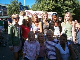 Lisen Carl�n (middle upper row) and her friends are faithful Bubbles fans