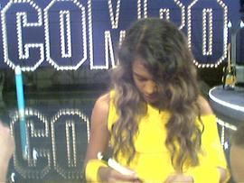 Sandra & all girls of Bubbles wrote A LOT of autographs to the wildest crowd of all TV shows during the season!
